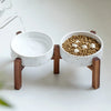 Juego de cuencos de cerámica para perros con soporte de madera, 1200 ml y 1800 ml, antideslizantes, para perros medianos y grandes, con doble plato elevado para comida y agua.